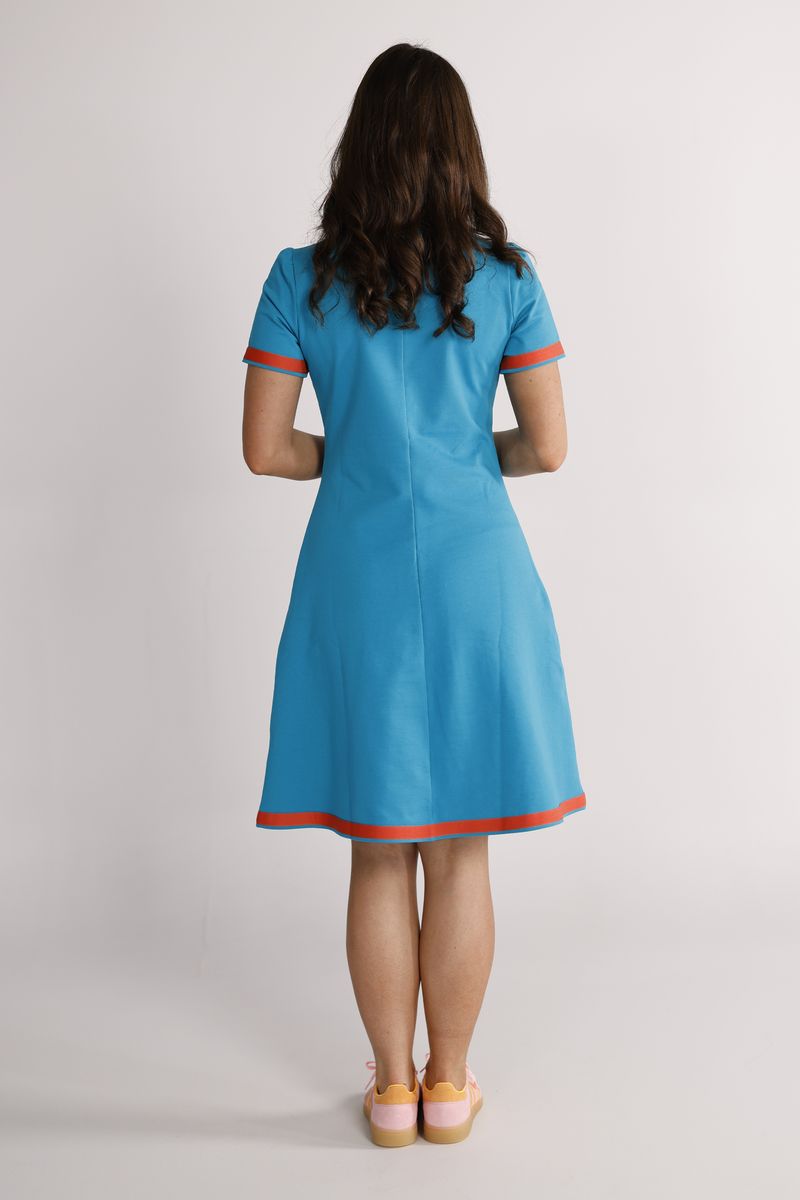 Pauline turquoise og oransje kjole