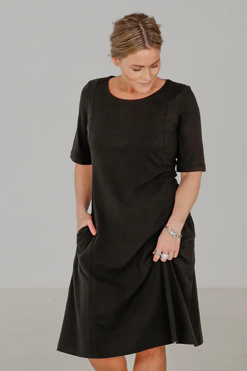 Sara sort bambuskjole