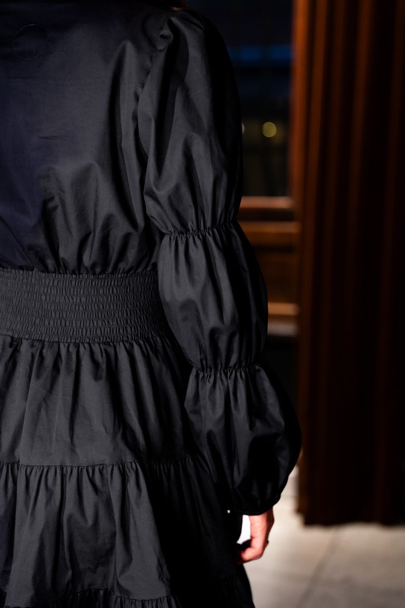 Angie sort poplin kjole