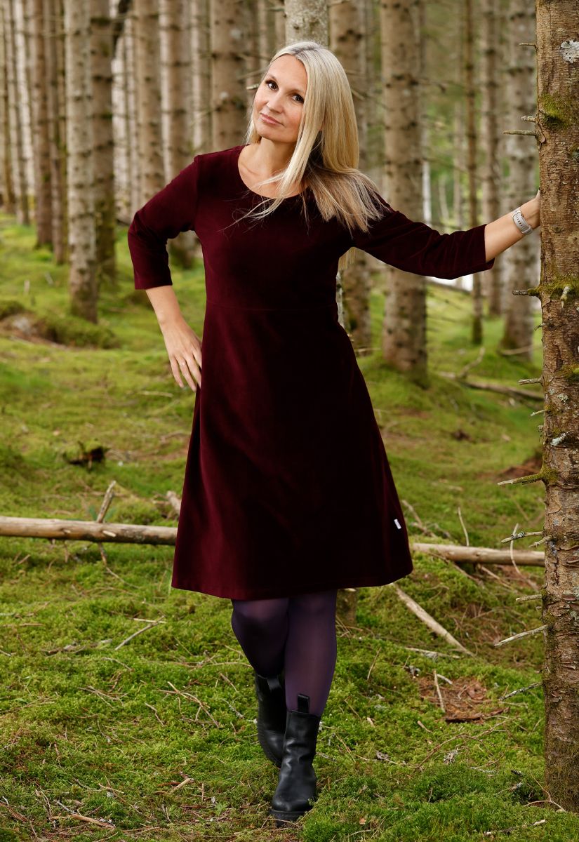 Elli kjole babycord bourdeaux 