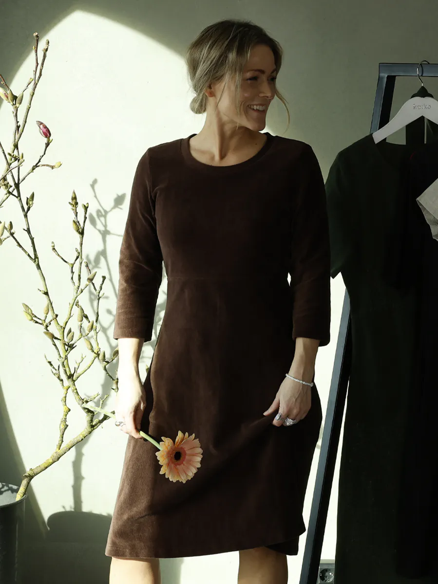 Elli kjole brun babycord 